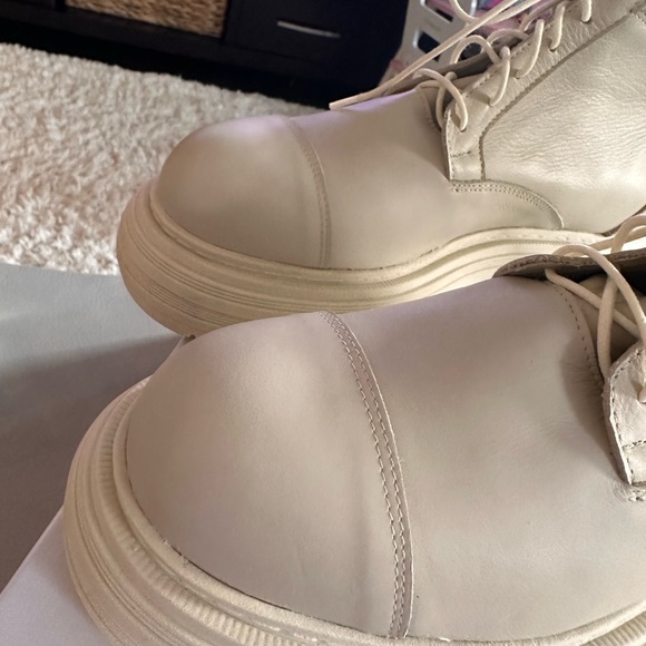 L’intervalle Yuni Beige Combat style Boots - Picture 10 of 10